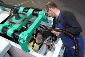 Hydraulic oil maintenance