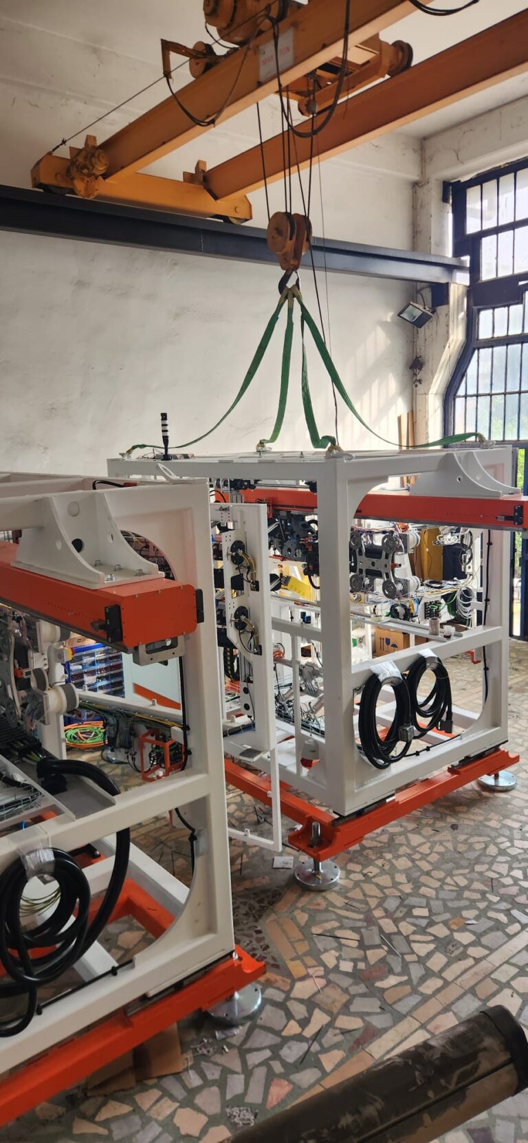 IML ROBOT FOR 4 CAVITY 400 AND 800 ML