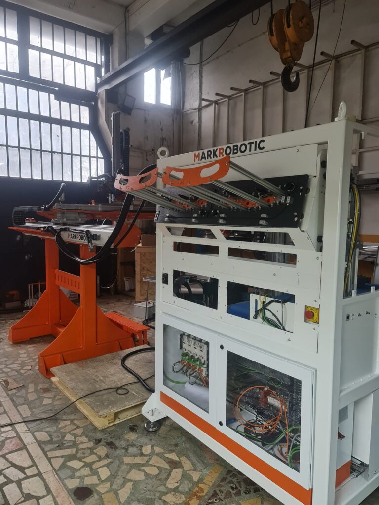 TOP ENTRY ROBOT WITH IML UNIT